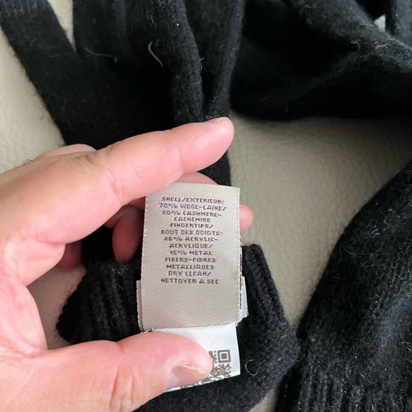 NWOT - Authentic UGG Women’s Wool Cashmere Blended Knit Touchscreen Gloves - Picture 5 of 5